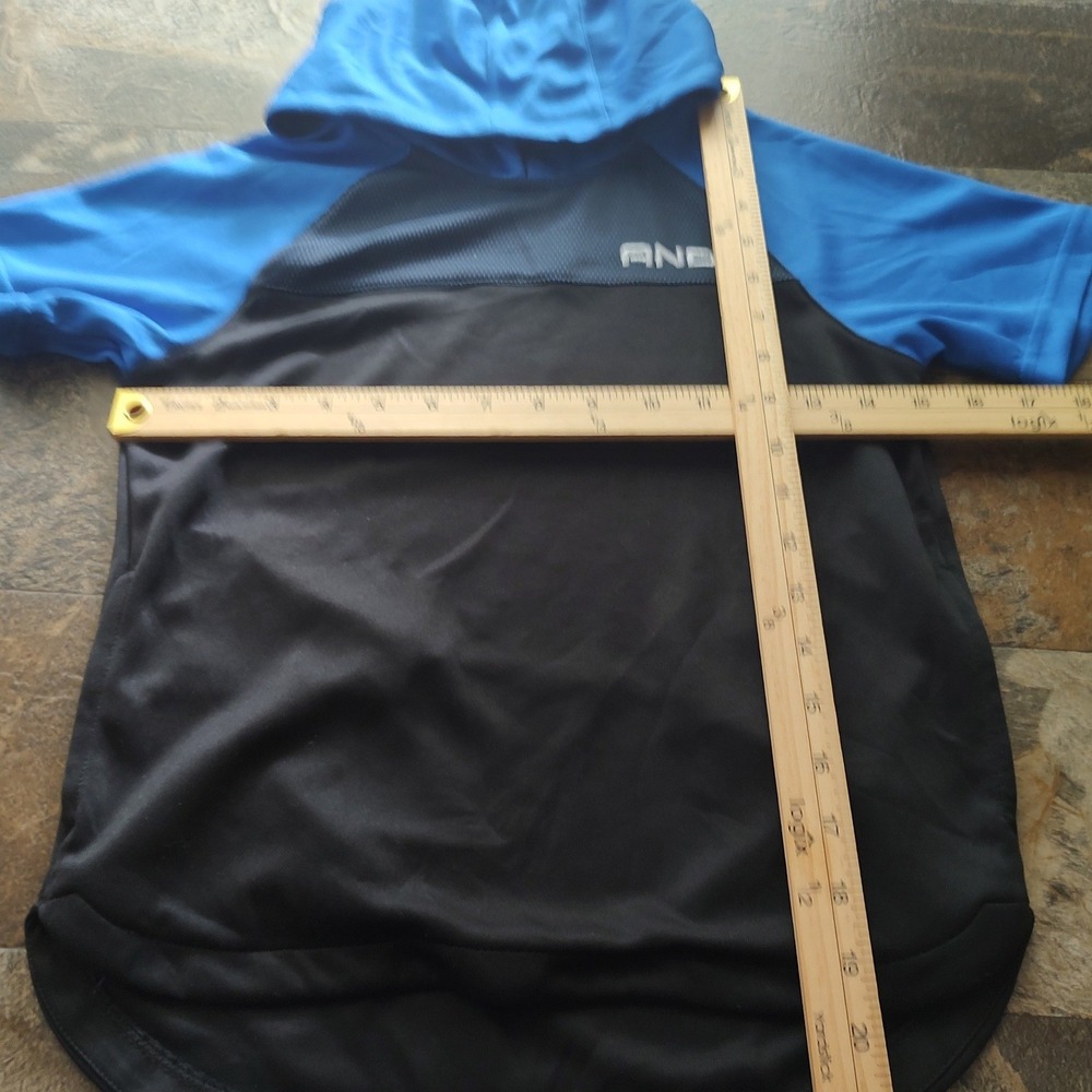 AND1‎ Short Sleeve Hoodie Kids Size 6/7 Black Blue Excellent Athletic Raglan